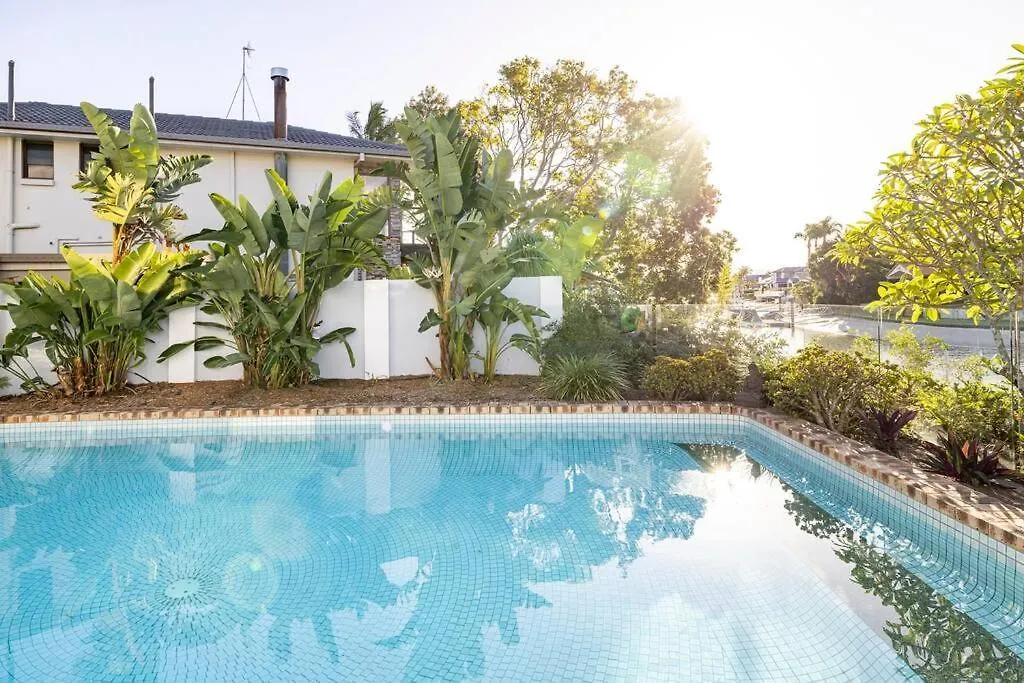 Willa Chic Coastal Waterside Stunner! Gold Coast Dom wakacyjny