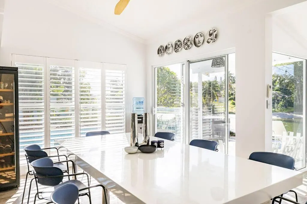 Willa Chic Coastal Waterside Stunner! Gold Coast Dom wakacyjny
