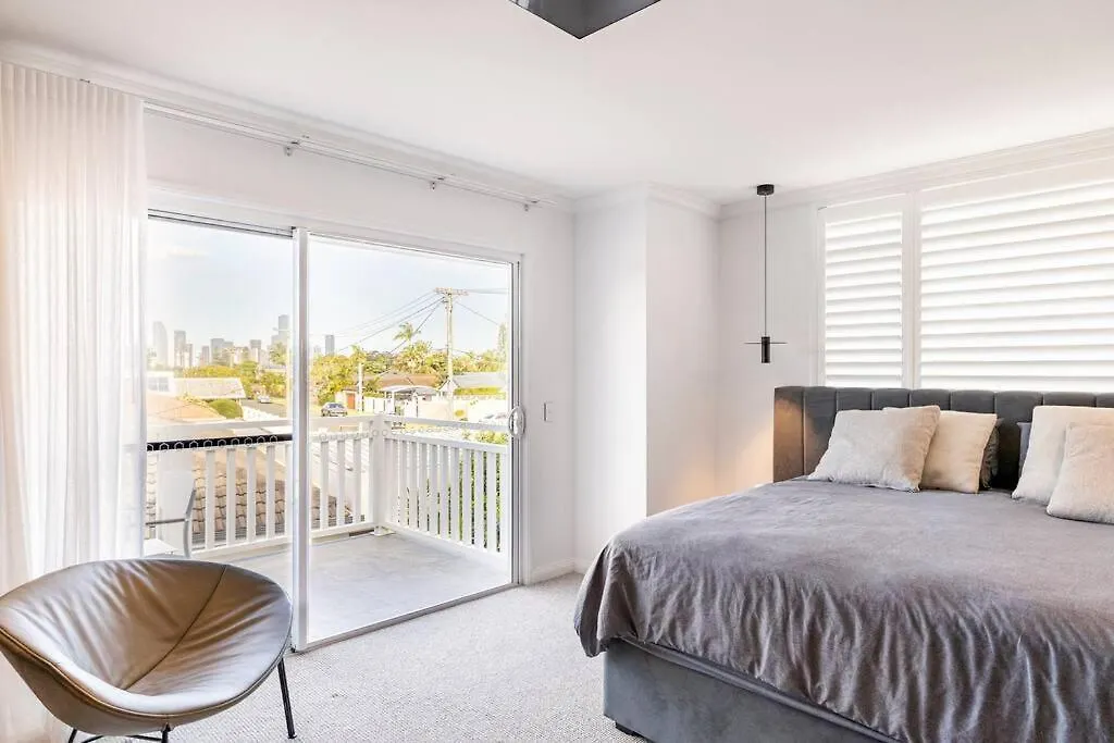 Willa Chic Coastal Waterside Stunner! Gold Coast Dom wakacyjny