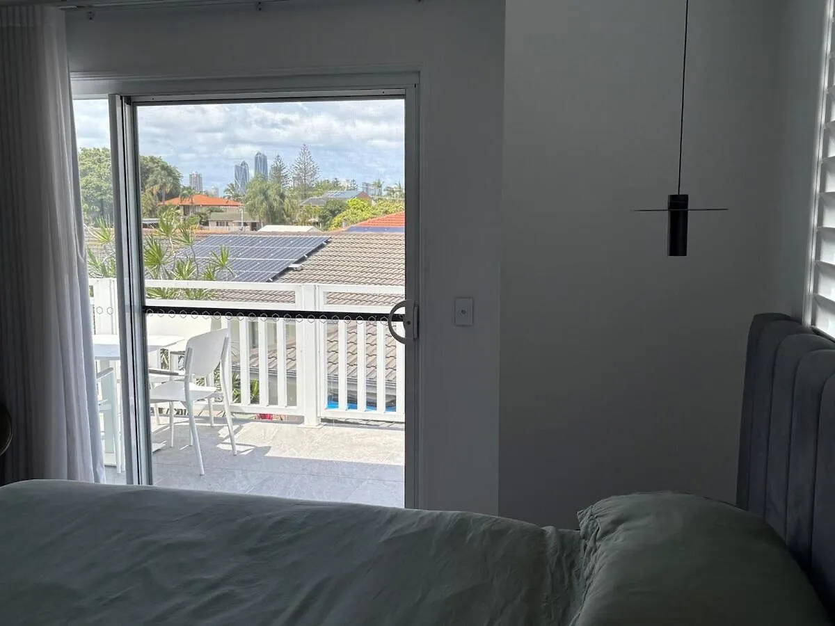 Willa Chic Coastal Waterside Stunner! Gold Coast Dom wakacyjny