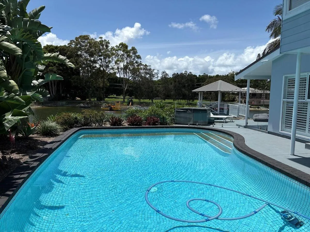 Willa Chic Coastal Waterside Stunner! Gold Coast 0*,