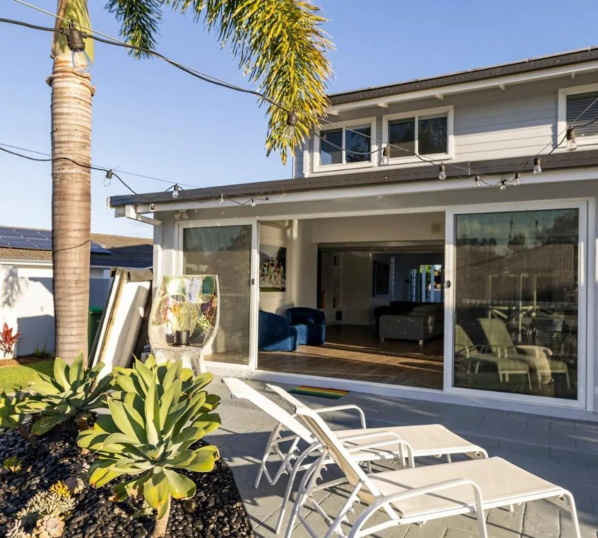Dom wakacyjny Willa Chic Coastal Waterside Stunner! Gold Coast Australia