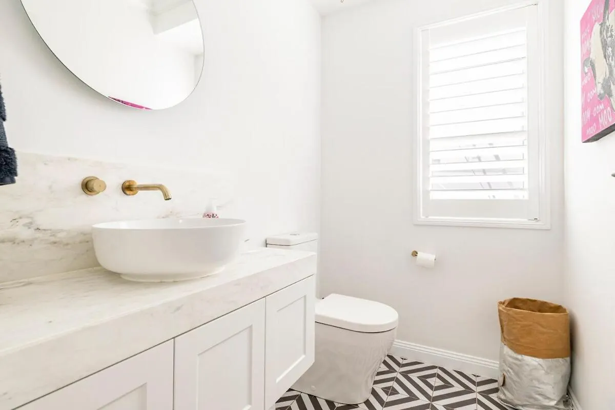 Chic Coastal Waterside Stunner! Villa Gold Coast 0*,  Avustralya